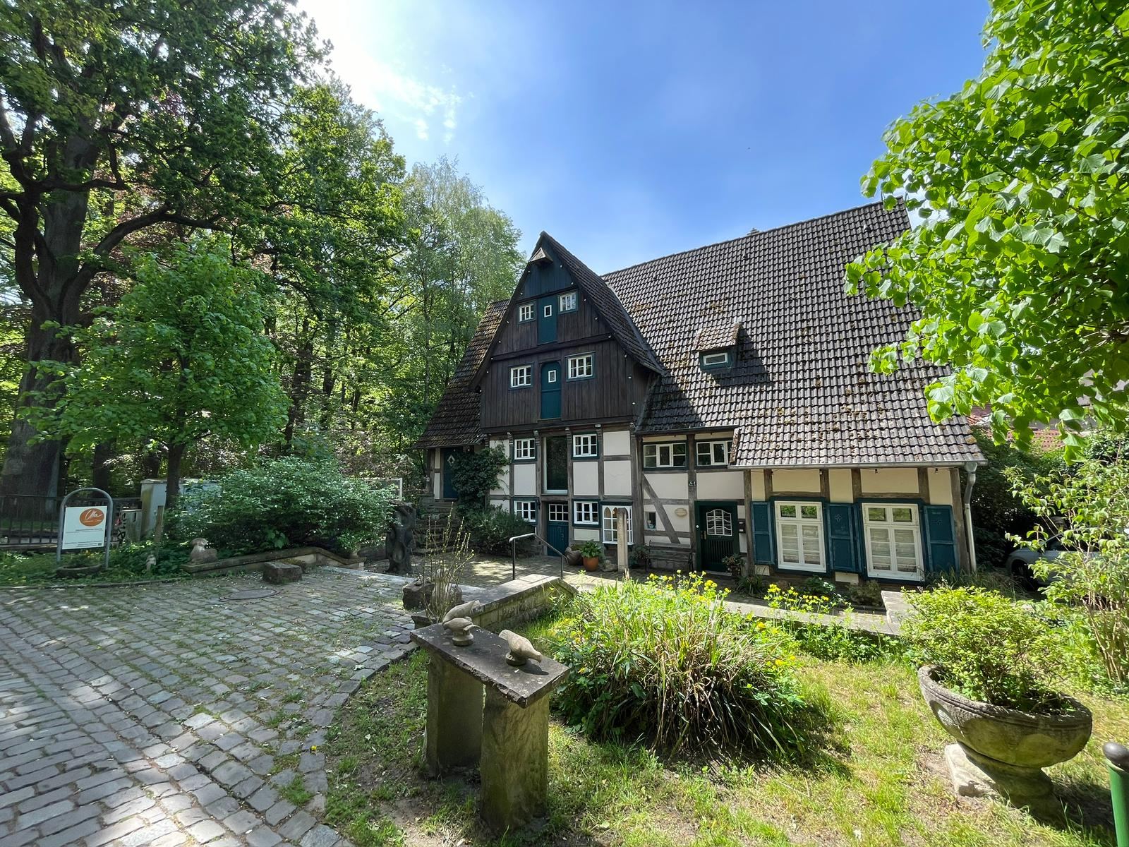 Meiers Mühle, historisches Fachwerkhaus im Grünen in Gütersloh